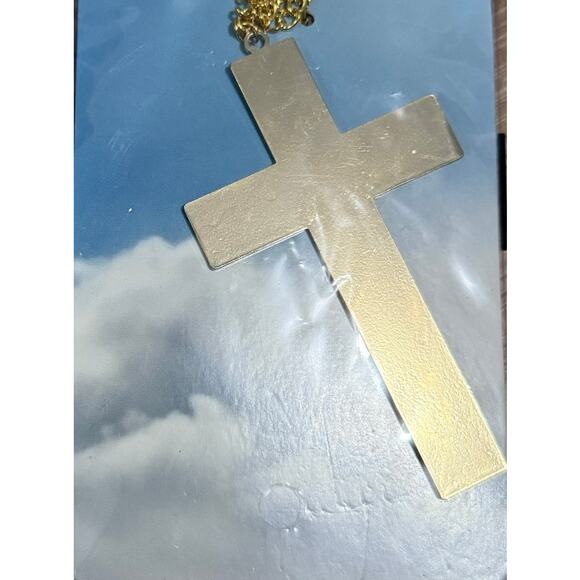 Halloween Spirit Gold Toned Cross Necklace For Nun Monk Priest 4 Inches - Picture 2 of 3